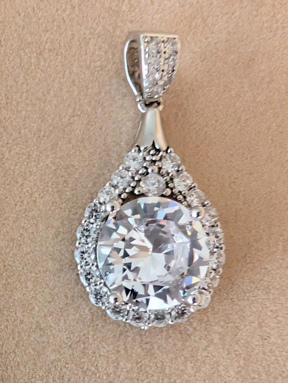 5 Carat White Moissanite 💎 Diamond Look Pendant - Teardrop Pendant Necklace 💎